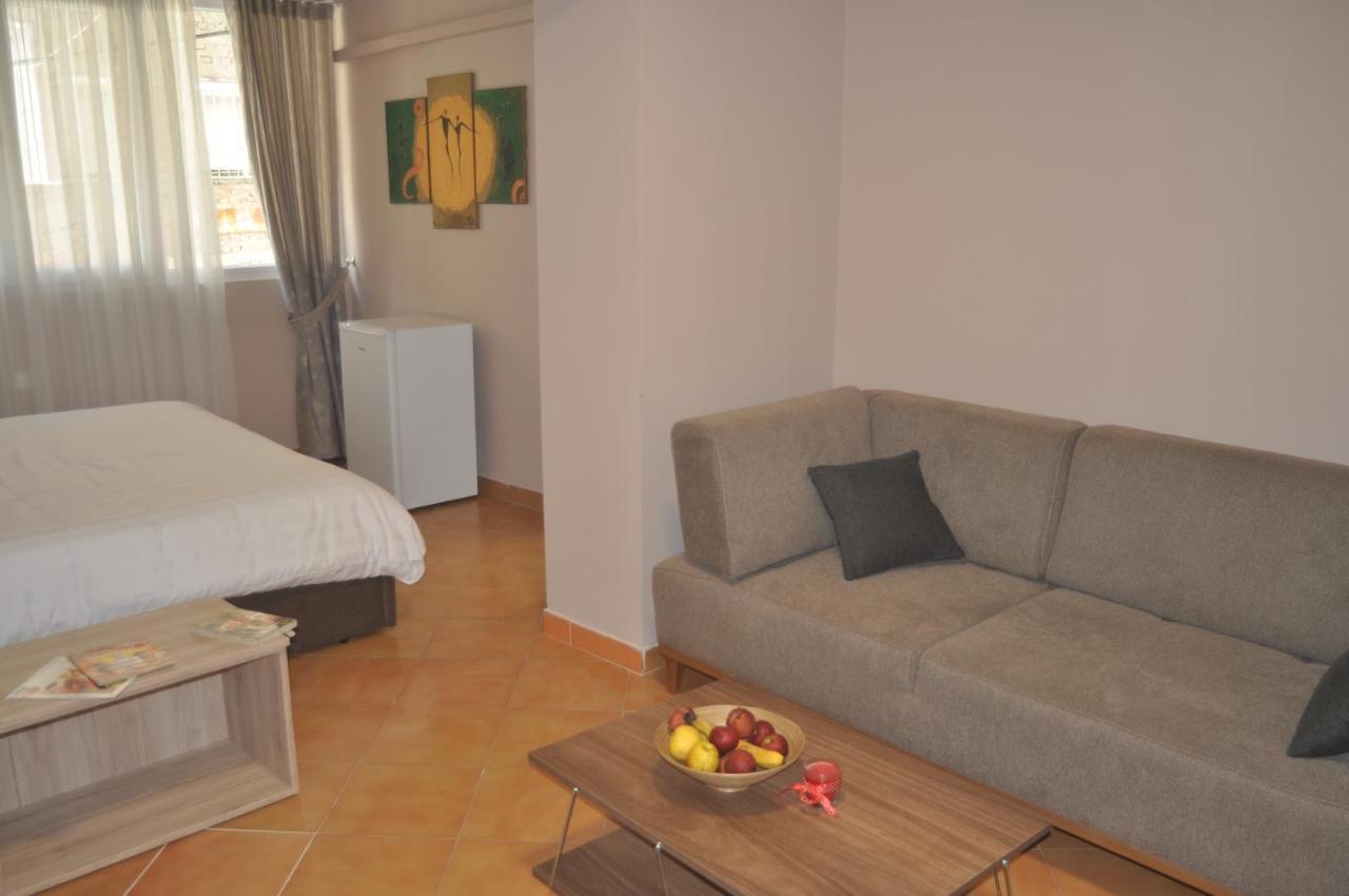 Bliri Myslym Shyri Apartment ติรานา ภายนอก รูปภาพ