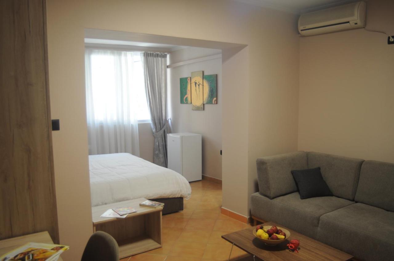 Bliri Myslym Shyri Apartment ติรานา ภายนอก รูปภาพ