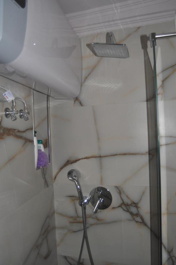Bliri Myslym Shyri Apartment ติรานา ภายนอก รูปภาพ