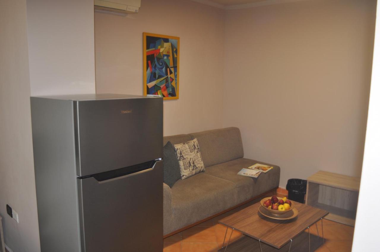Bliri Myslym Shyri Apartment ติรานา ภายนอก รูปภาพ
