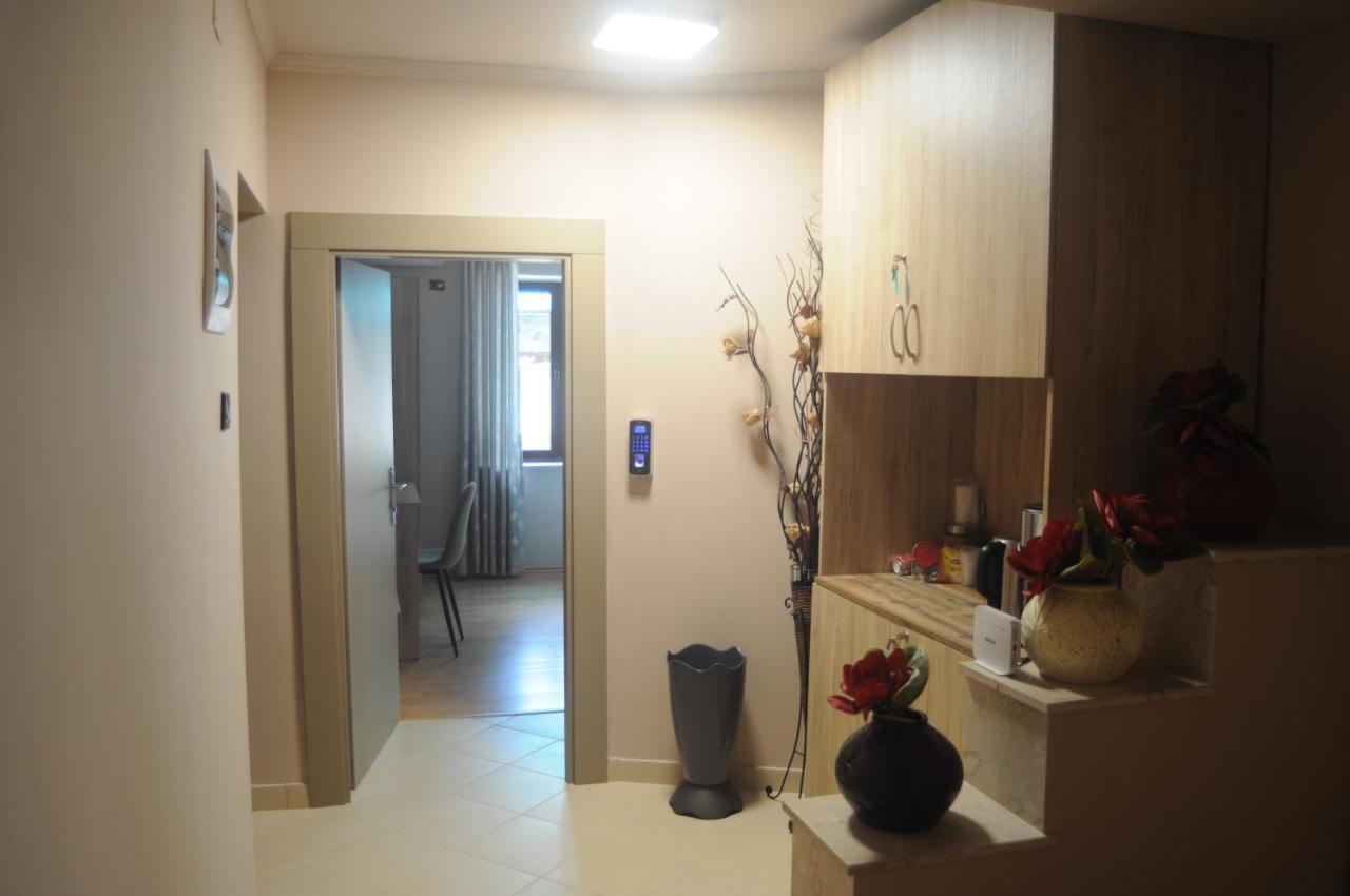 Bliri Myslym Shyri Apartment ติรานา ภายนอก รูปภาพ